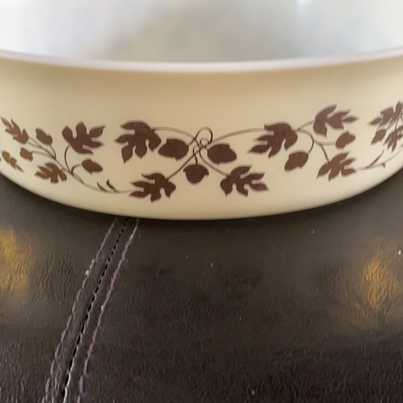 Pyrex Acorn casserole dish - Picture 4 of 4